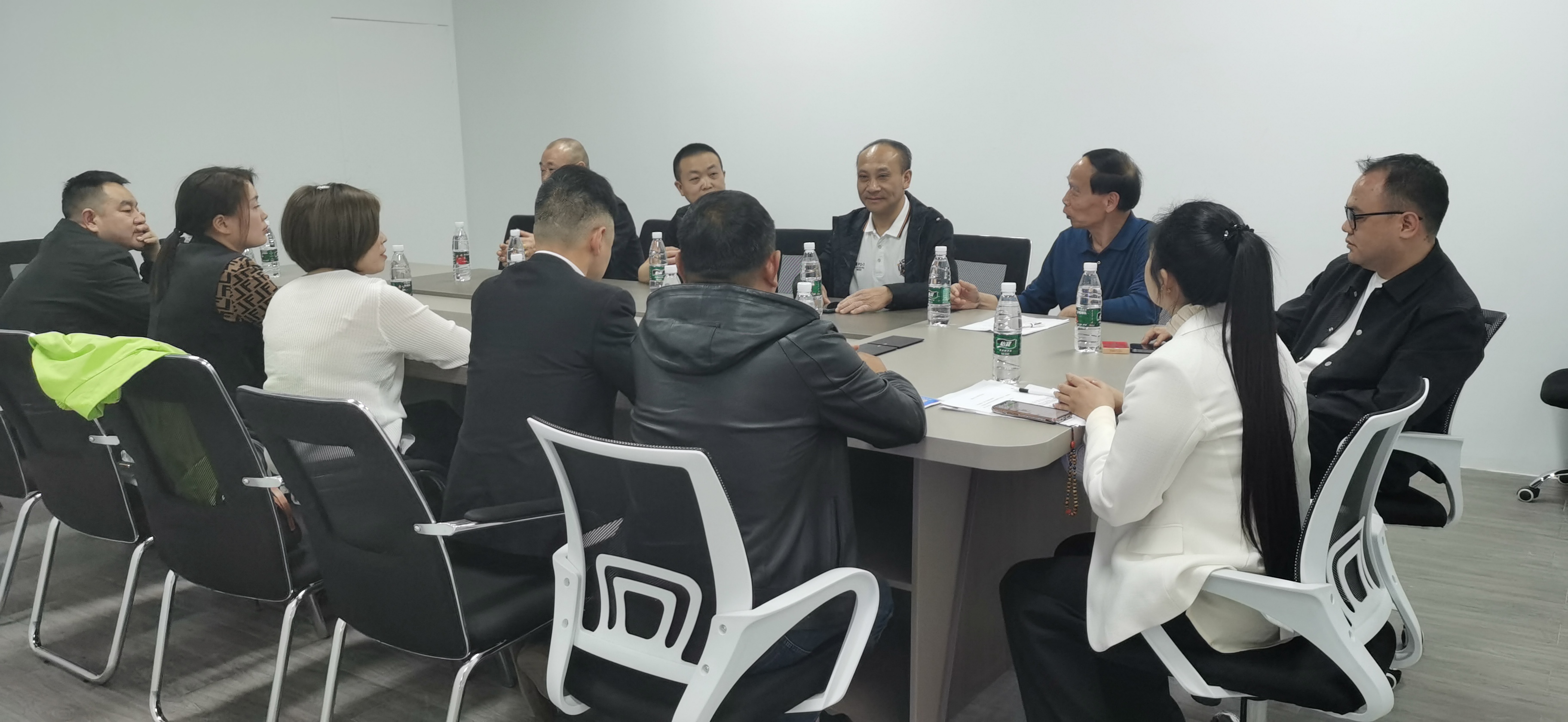 我会瓯海片区召开商会一届七次理事会精神传达会