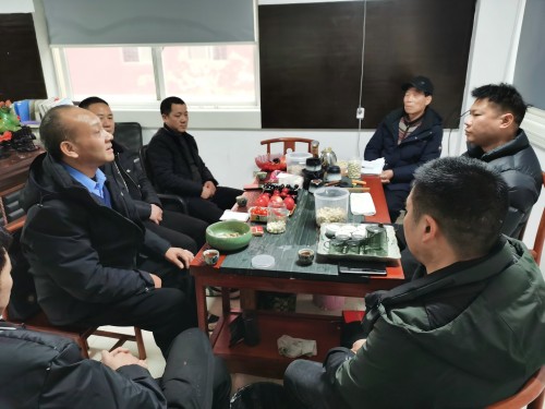 商会领导新春第一站走访龙湾片区小组